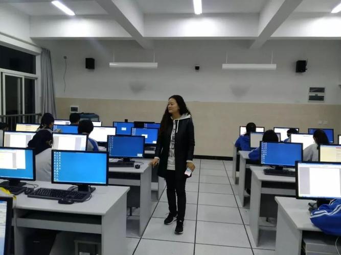 讴歌新时代 描绘七彩梦——新八零梦网络 数字时代的精神家园与创意舞台